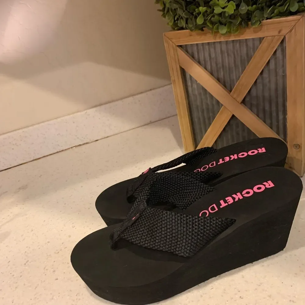 Rocket‎ dog platform flip flops